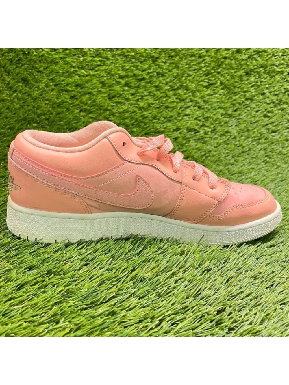 Nike Air Jordan 1 Low Bleached Coral Pink Girls Size 7Y Athletic Shoes Sneakers